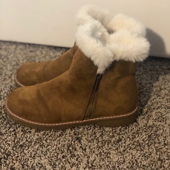 American Eagle fur topped brown boots, size 7, only worn a few times - Picture 2 of 5